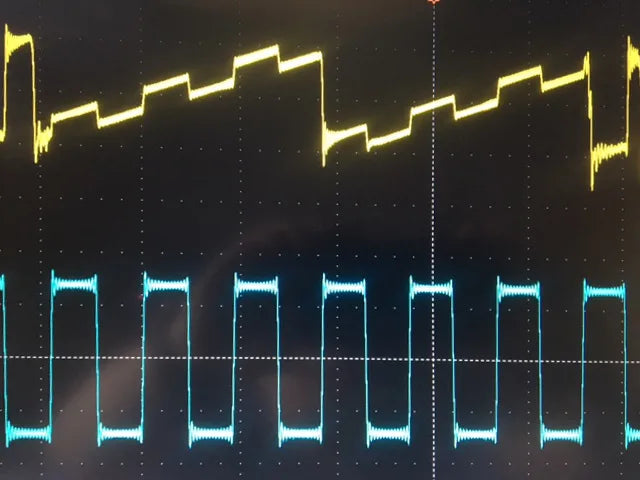 Oscilloscope: sawtooth phase-modulated by a pulse